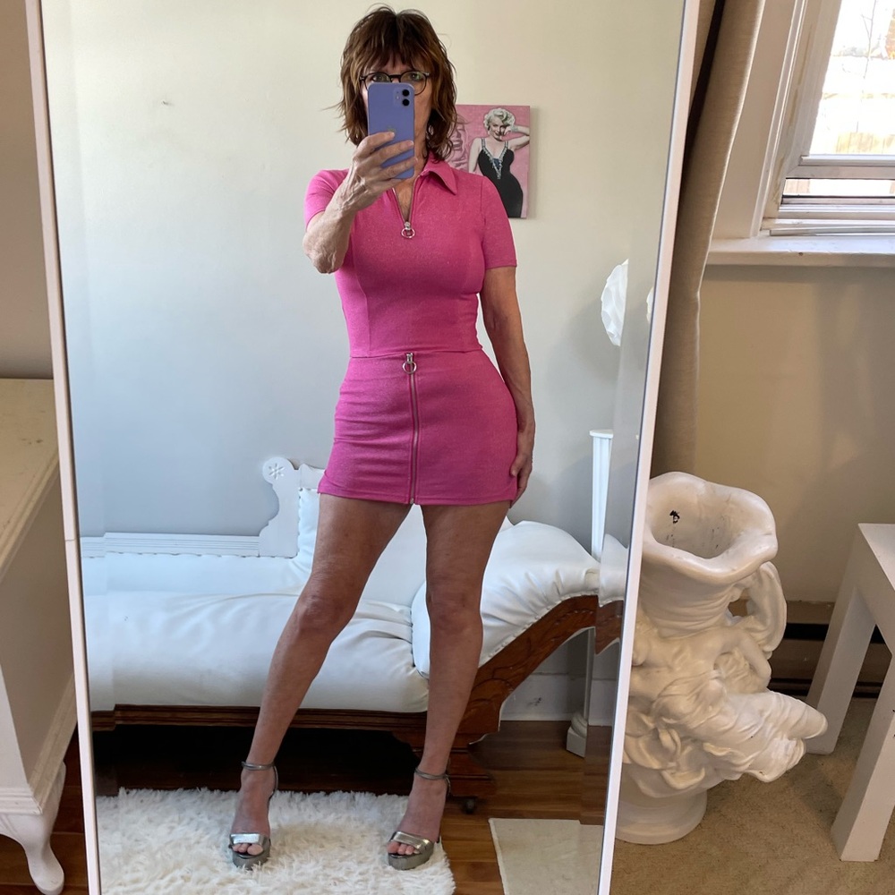HOT PINK SHORT SLEEVE SKIRT SET DOLLS KILL SILVER ZIPPERS GLITTER STRETCH